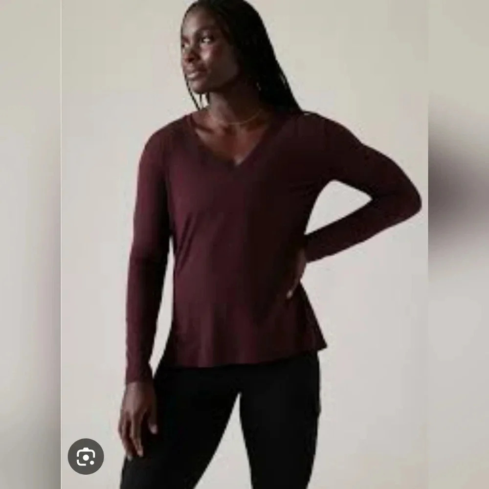 Athleta Burgundy V-Neck Long Sleeve Top Size S